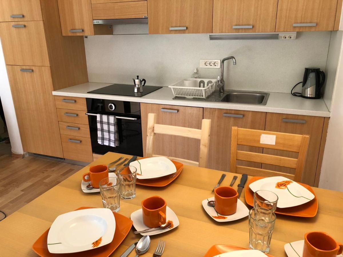 Apartma Runi Pod Zlato Lisico Pekre Екстериор снимка